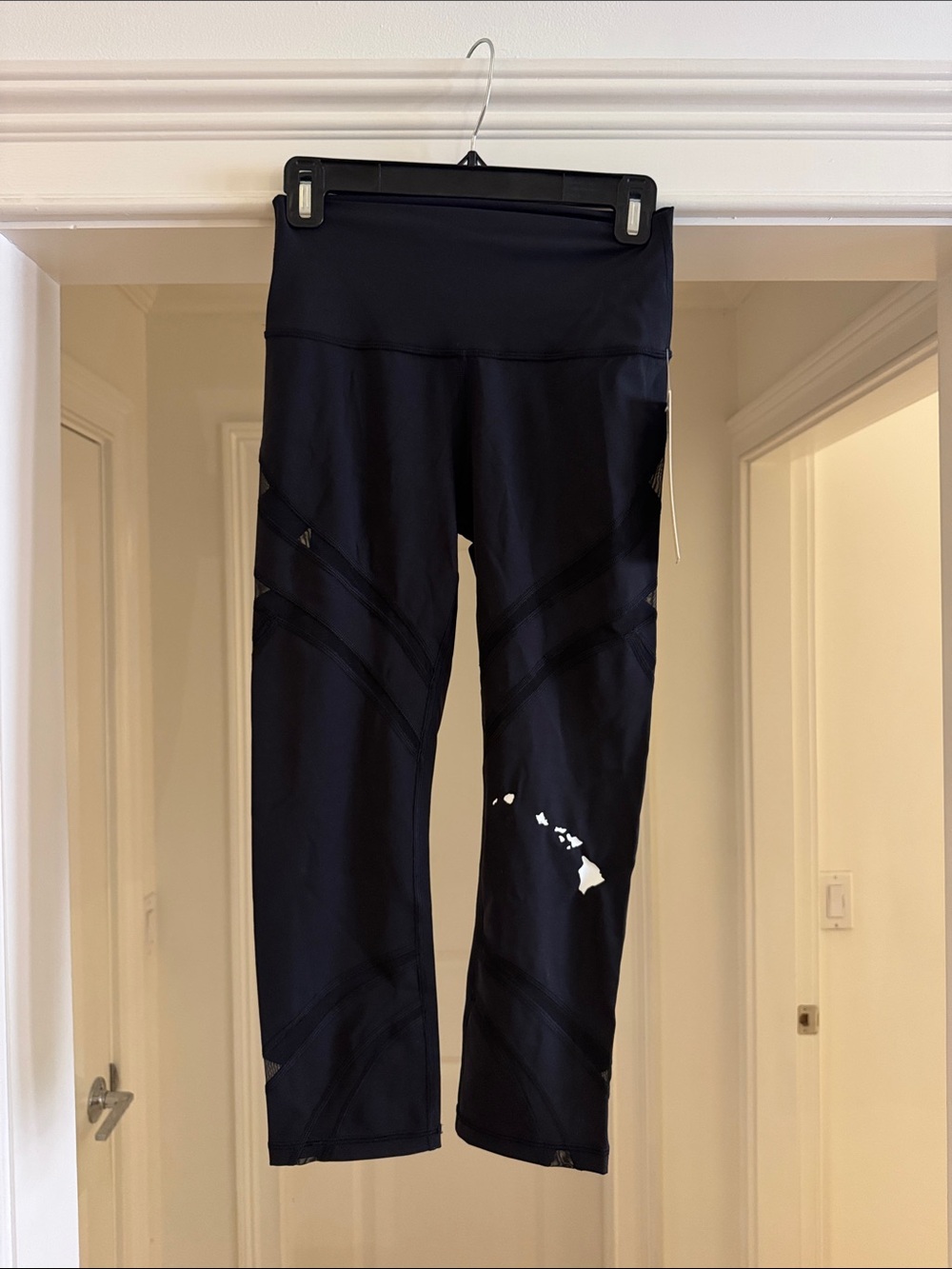 lululemon athletica Black Women’s Capri Leggings Hawaii Limited Edition